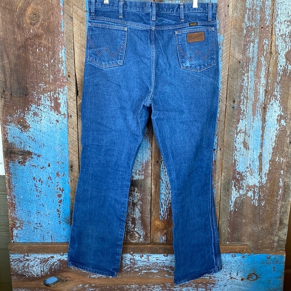 Wrangler Bootcut Jeans - Picture 8 of 12